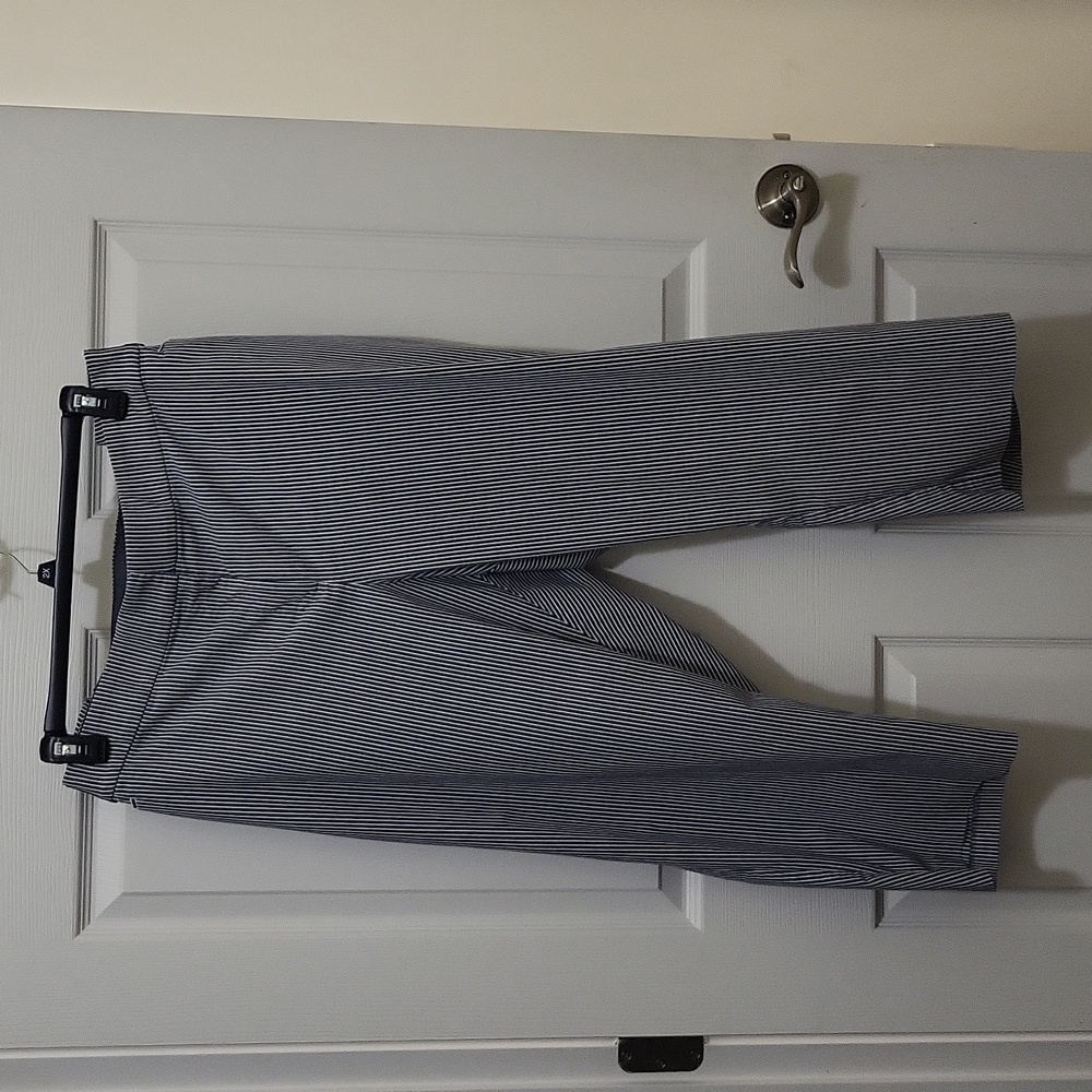 Lane Bryant 28w pants cropped blue and white striped